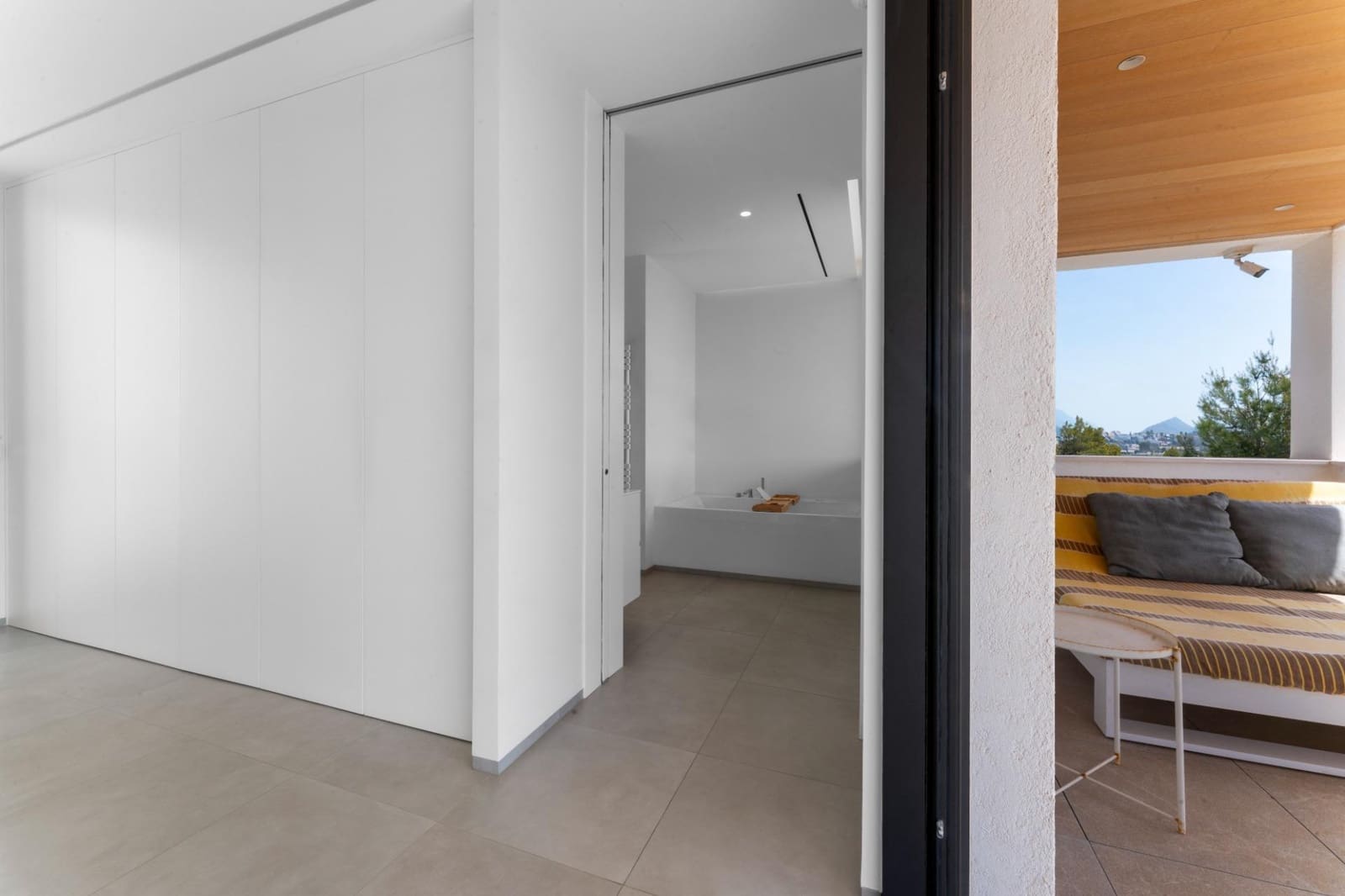 6 soveværelse Villa til salg i Santa Ponsa med swimmingpool garage - € 3.650.000 (Ref: 8940038)