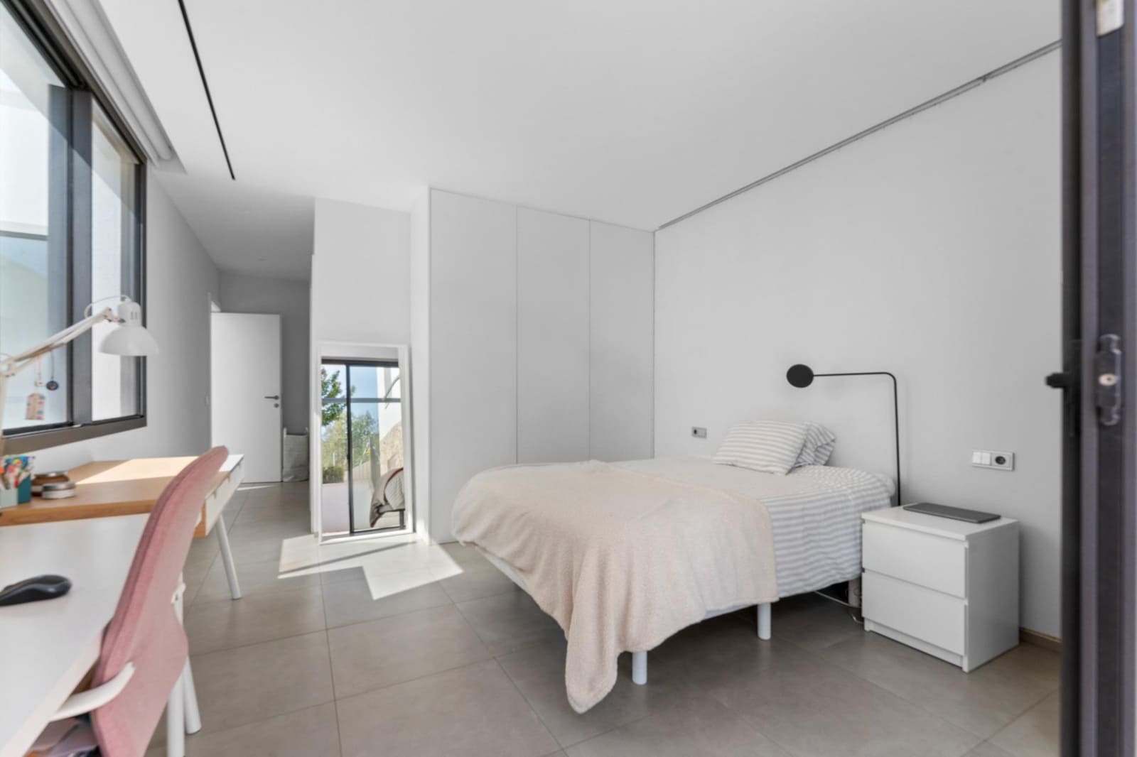 6 soveværelse Villa til salg i Santa Ponsa med swimmingpool garage - € 3.650.000 (Ref: 8940038)