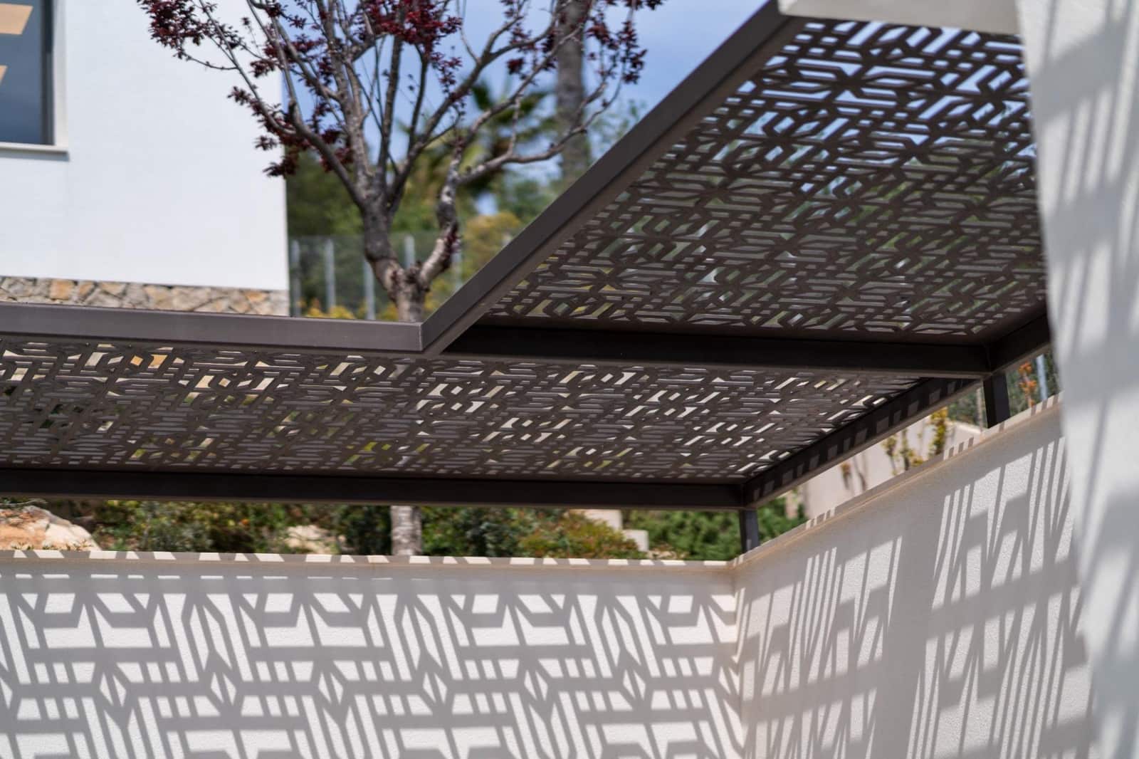 6 bedroom Villa for sale in Santa Ponsa with pool garage - € 3,650,000 (Ref: 8940038)