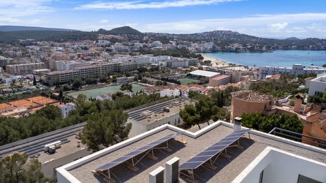 6 bedroom Villa for sale in Santa Ponsa, Calvià with pool garage - € 3,650,000 (Ref: 8940038)