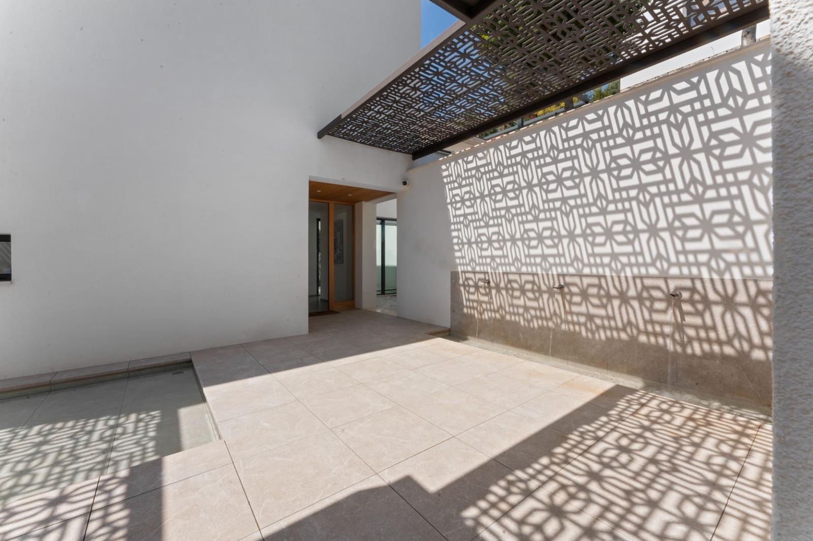6 soverom Villa til salgs i Santa Ponsa med svømmebasseng garasje - € 3 650 000 (Ref: 8940038)