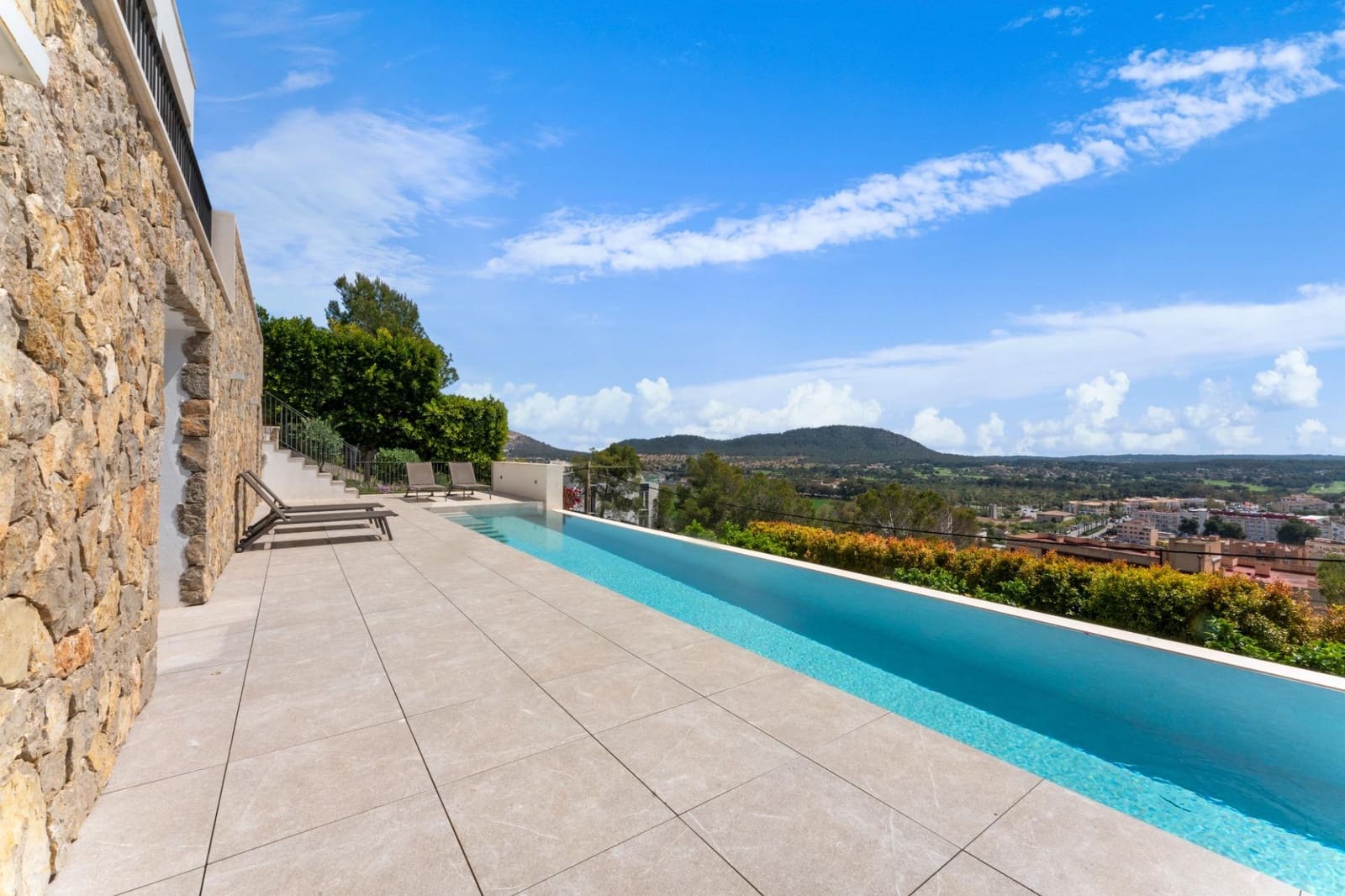 6 soverom Villa til salgs i Santa Ponsa med svømmebasseng garasje - € 3 650 000 (Ref: 8940038)