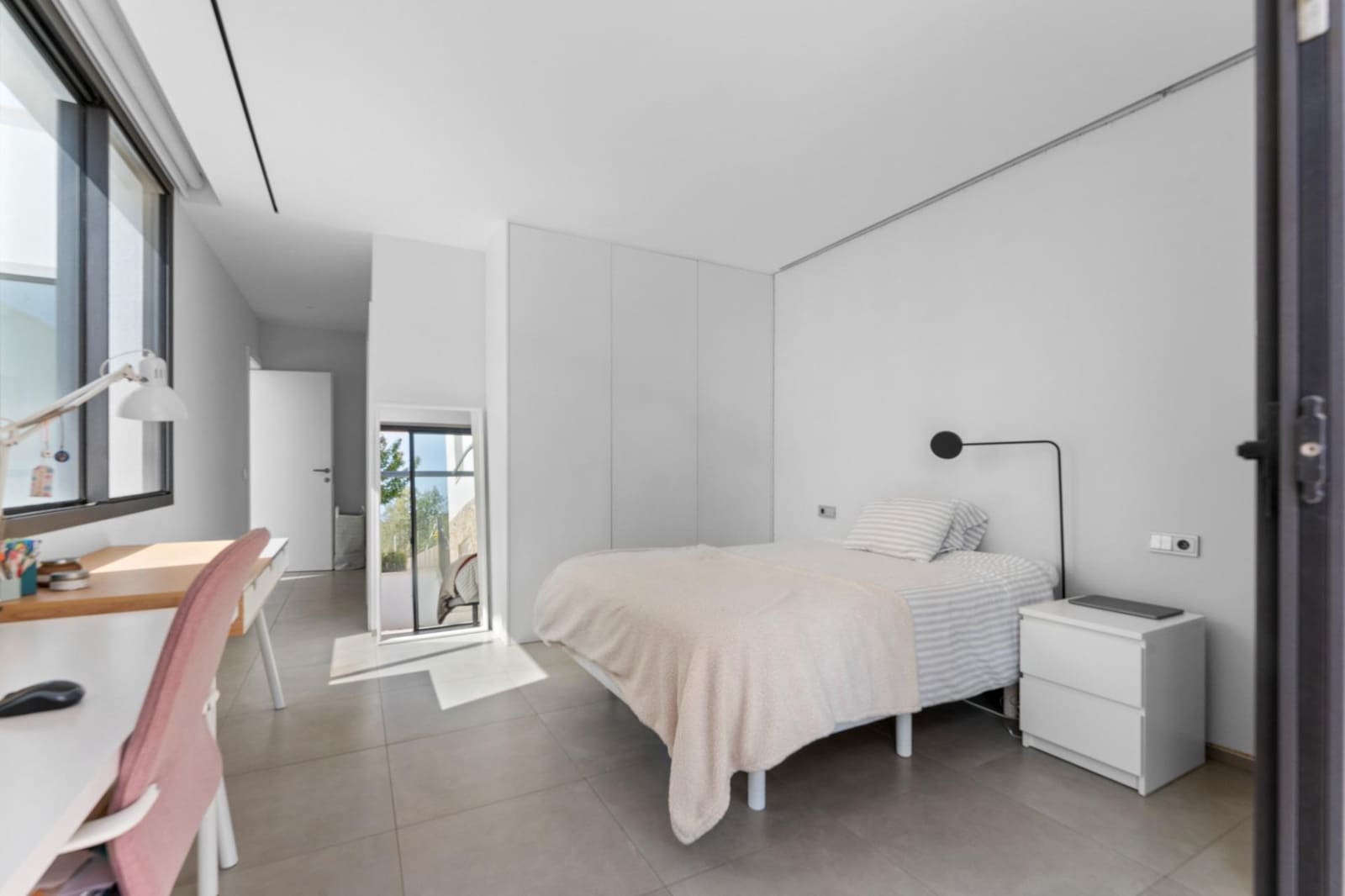 6 soverom Villa til salgs i Santa Ponsa med svømmebasseng garasje - € 3 650 000 (Ref: 8940038)