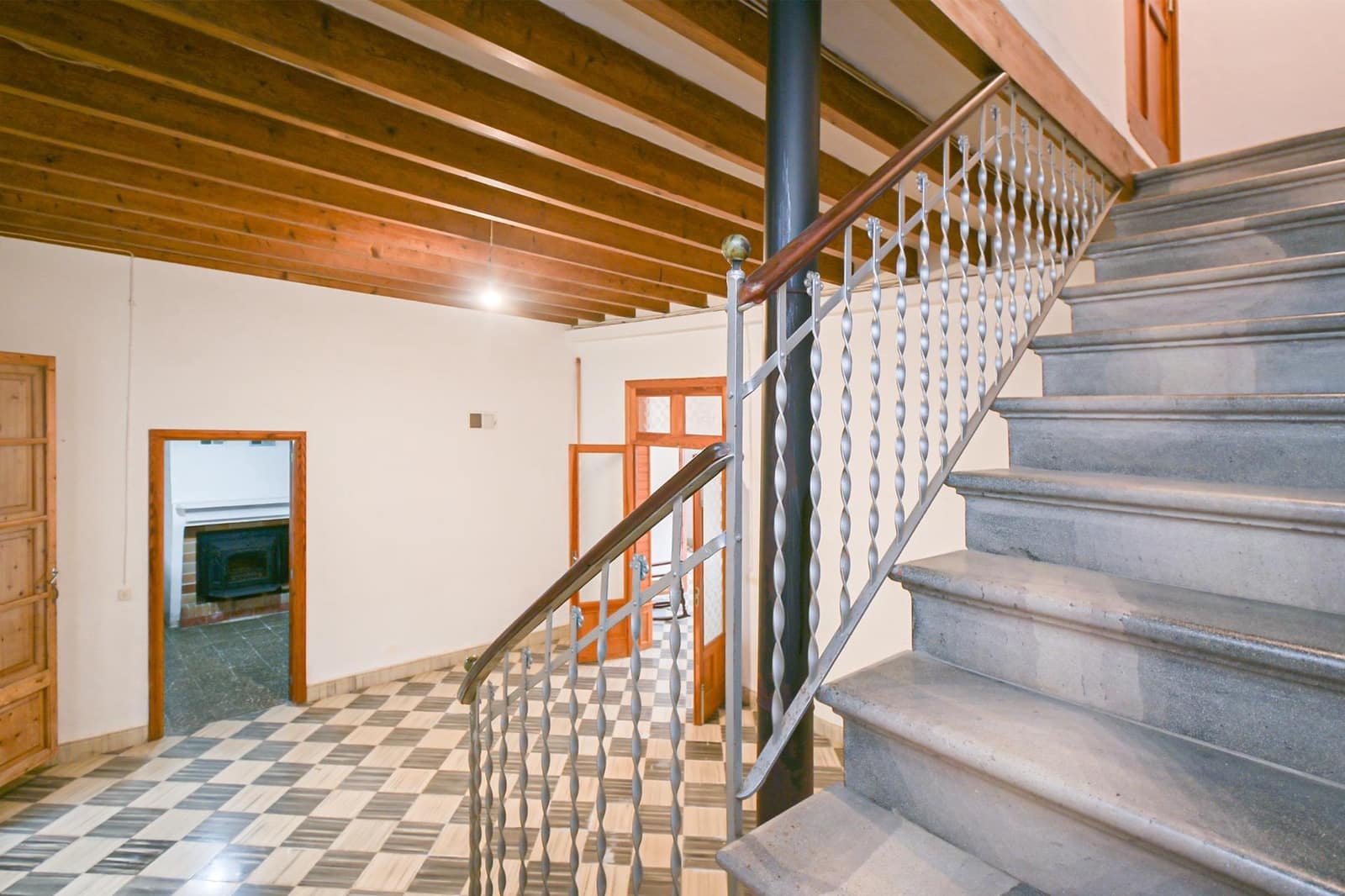 4 soveværelse Byhus til salg i Costitx med garage - € 590.000 (Ref: 8976198)