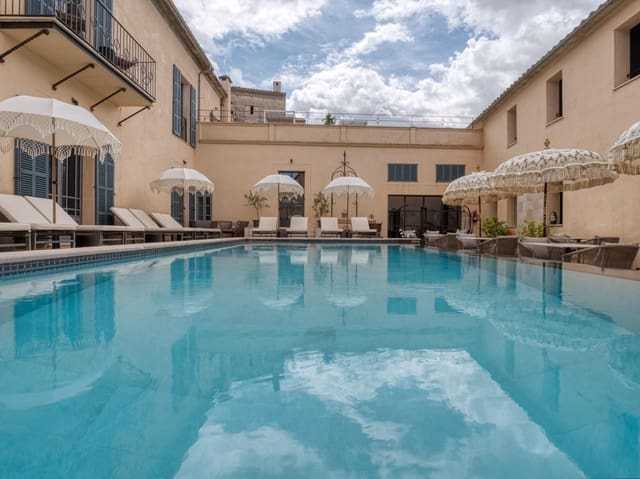 10 quarto Hotel para venda em Sineu - 3 500 000 € (Ref: 8993785)