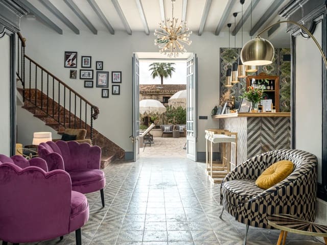 10 quarto Hotel para venda em Sineu - 3 500 000 € (Ref: 8993785)