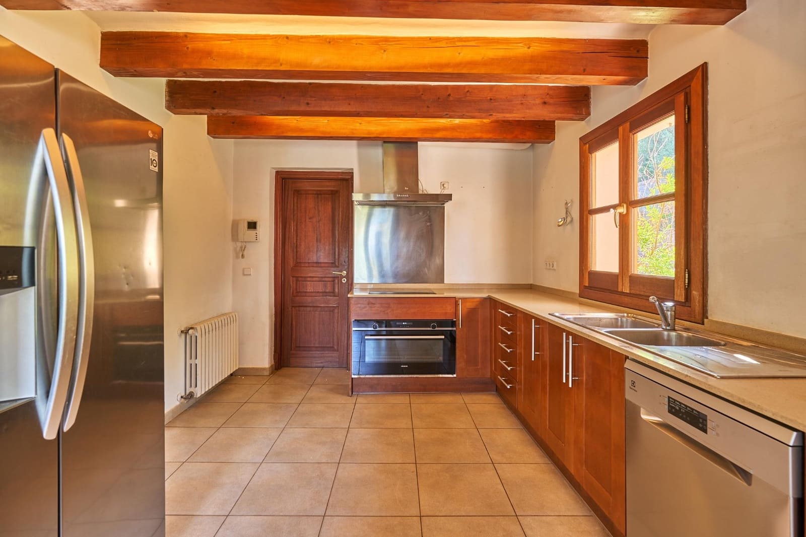 4 bedroom Villa for rent in Esporles with pool garage - € 10,000 (Ref: 9007958)