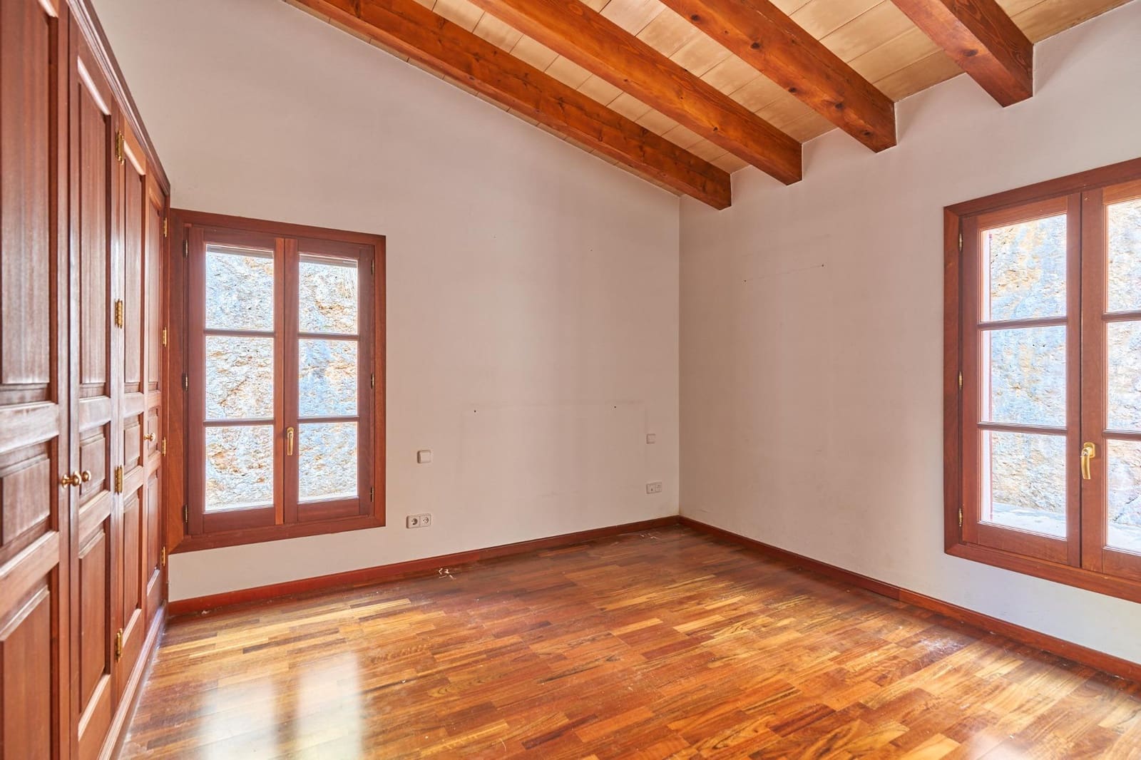 4 bedroom Villa for rent in Esporles with pool garage - € 10,000 (Ref: 9007958)