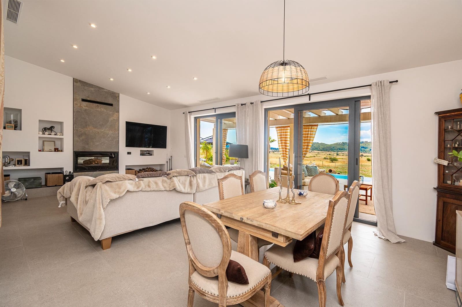 2 soveværelse Finca/Landehus til salg i Sant Joan med swimmingpool garage - € 1.150.000 (Ref: 9077980)