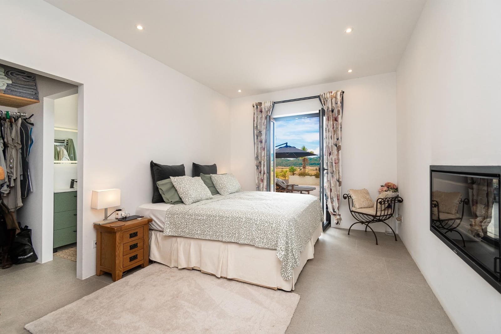 2 soveværelse Finca/Landehus til salg i Sant Joan med swimmingpool garage - € 1.150.000 (Ref: 9077980)