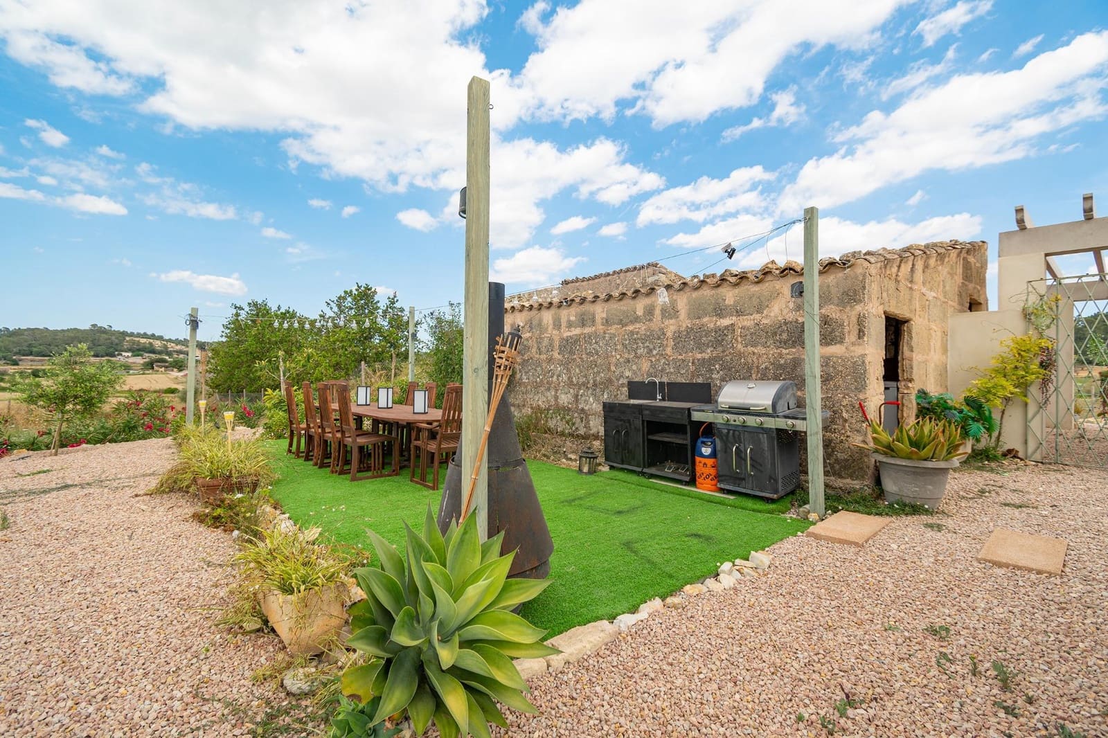 2 soveværelse Finca/Landehus til salg i Sant Joan med swimmingpool garage - € 1.150.000 (Ref: 9077980)