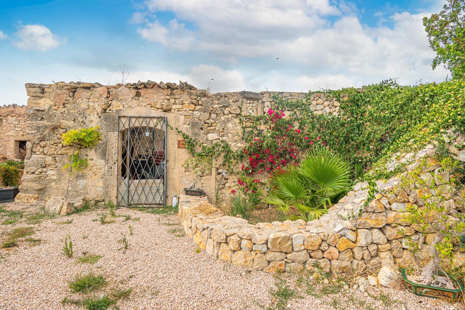 2 bedroom Finca/Country House for sale in Sant Joan with pool garage - € 1,150,000 (Ref: 9077980)