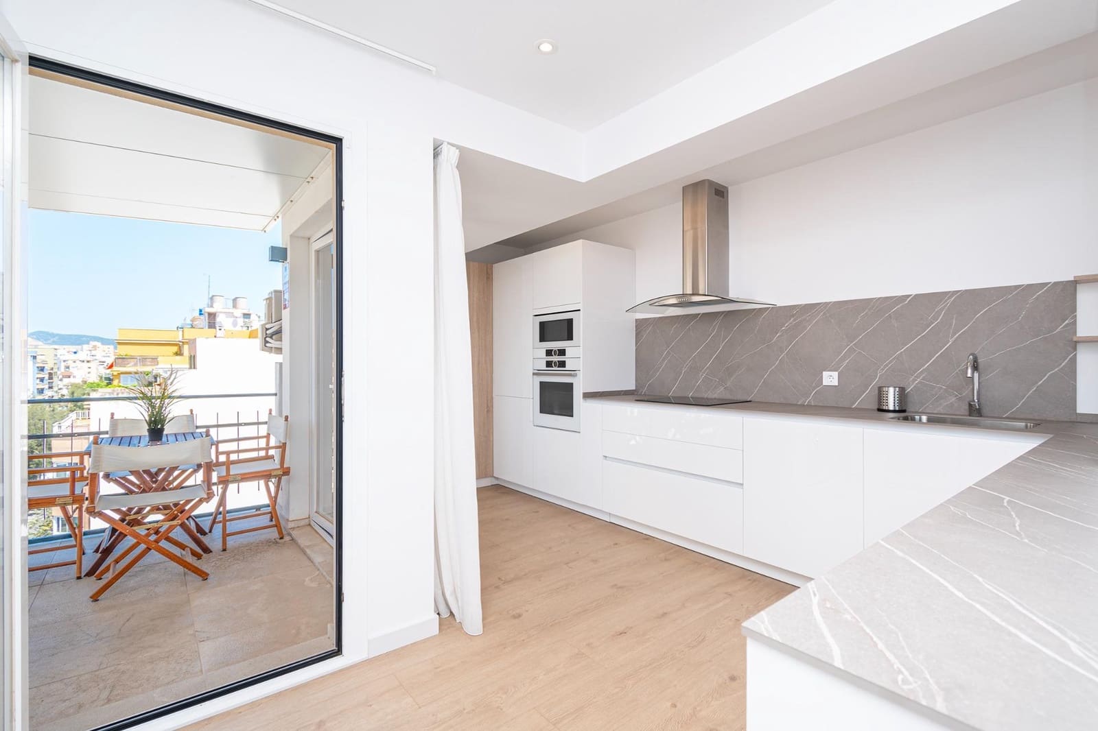 Ático de 2 habitaciones en Palma de Mallorca en venta con garaje - 575.000 € (Ref: 9142904)