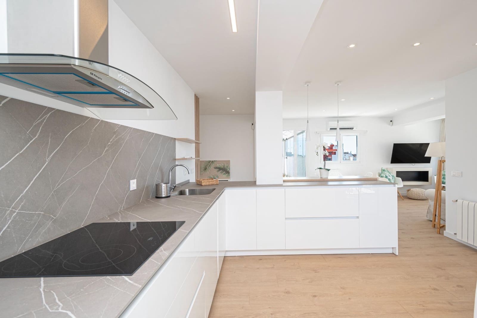 Ático de 2 habitaciones en Palma de Mallorca en venta con garaje - 575.000 € (Ref: 9142904)