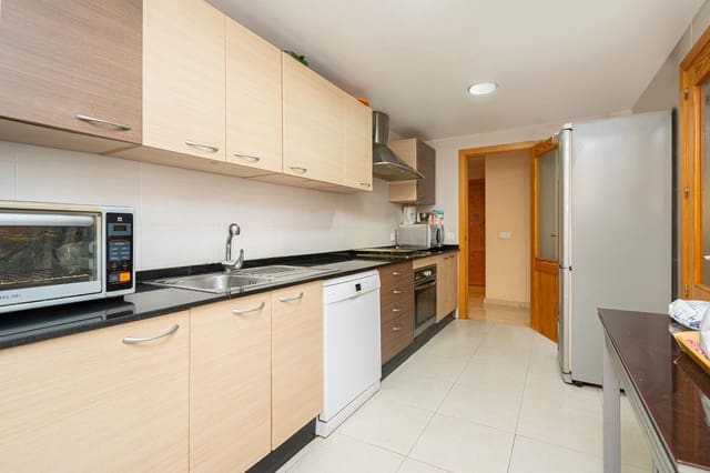 3 bedroom Flat for sale in Marratxí with garage - € 448,000 (Ref: 9142906)