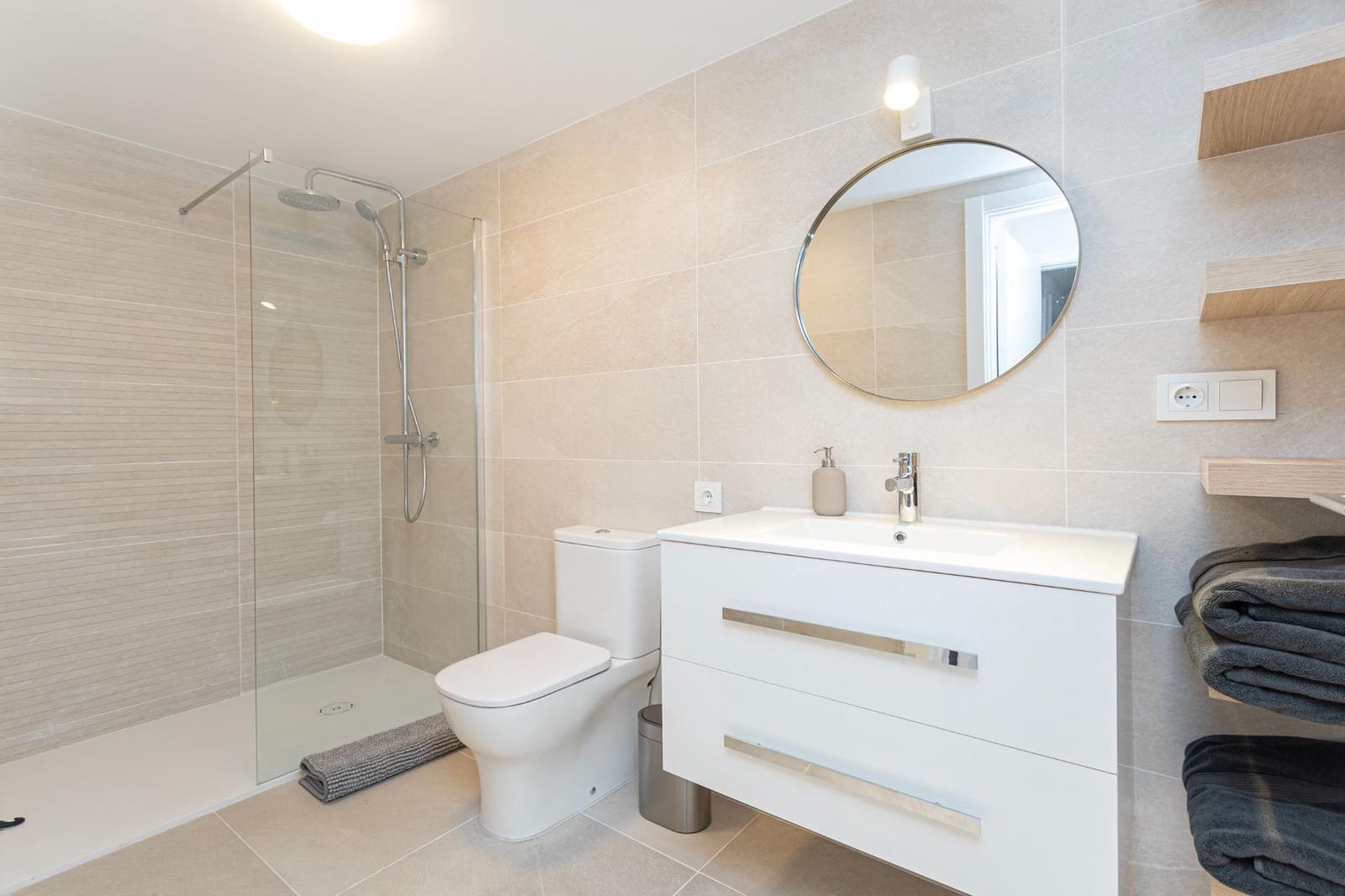 Appartement de 2 chambres à louer à Palma de Mallorca avec piscine garage - 2 500 € (Ref: 9145565)