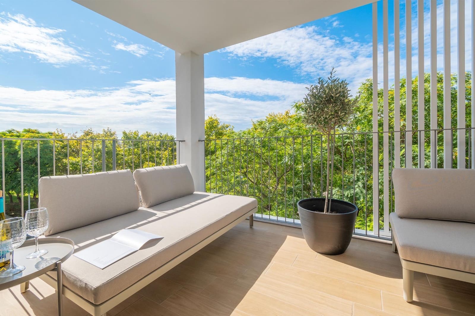 Appartement de 2 chambres à louer à Palma de Mallorca avec piscine garage - 2 500 € (Ref: 9145565)