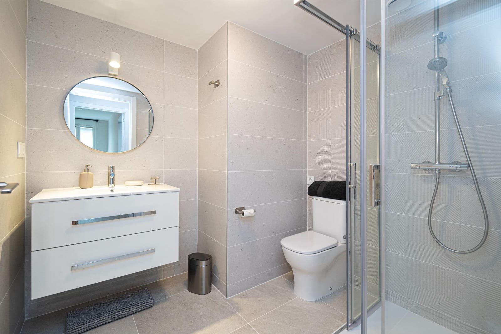 Appartement de 2 chambres à louer à Palma de Mallorca avec piscine garage - 2 500 € (Ref: 9145565)