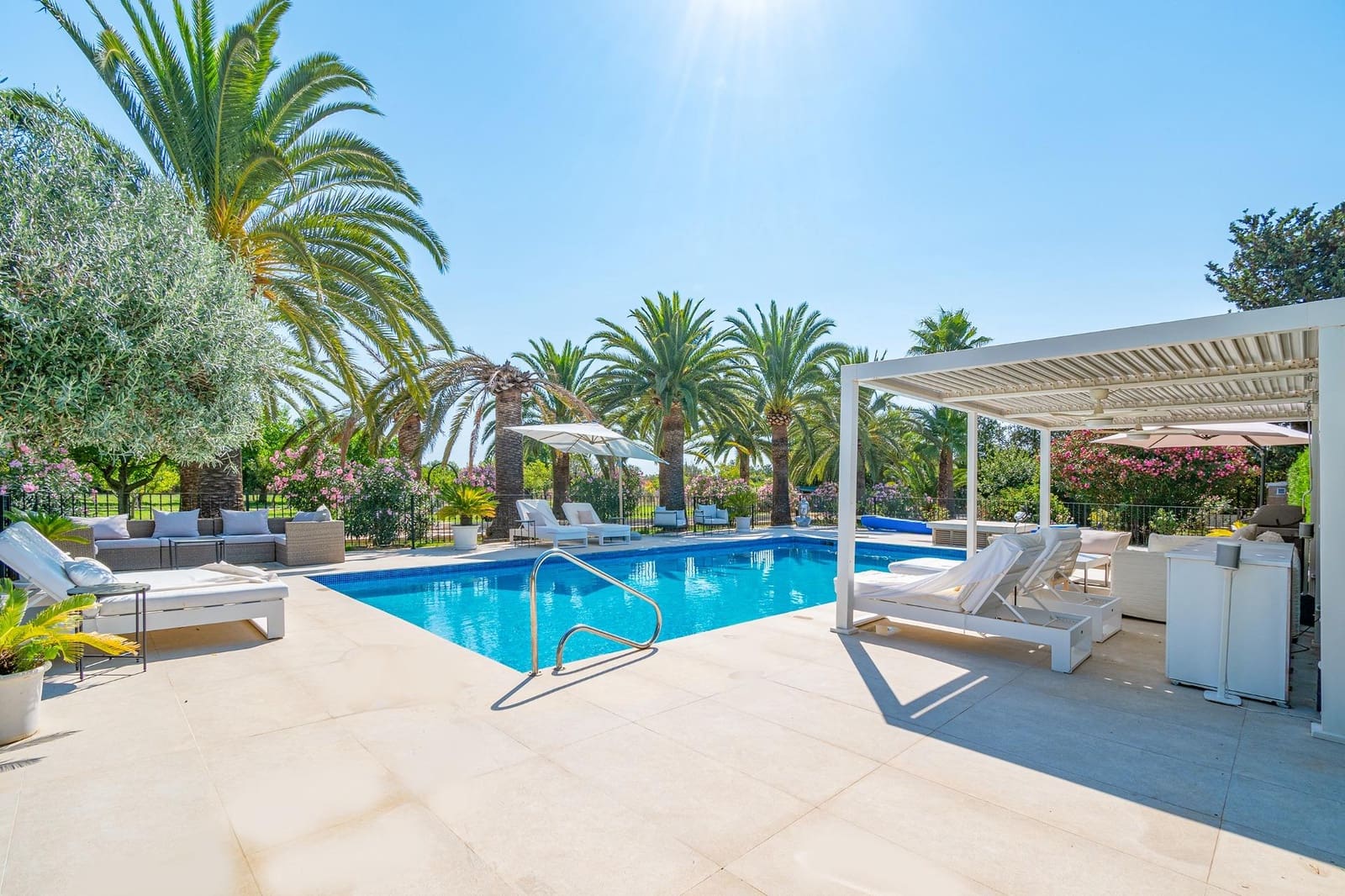 8 soveværelse Finca/Landehus til salg i Binissalem med swimmingpool - € 3.900.000 (Ref: 9152209)