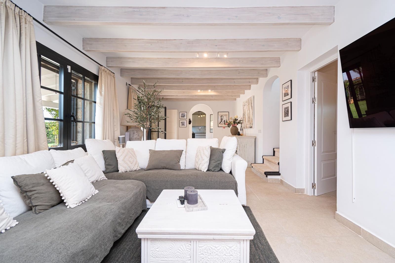 8 soveværelse Finca/Landehus til salg i Binissalem med swimmingpool - € 3.900.000 (Ref: 9152209)