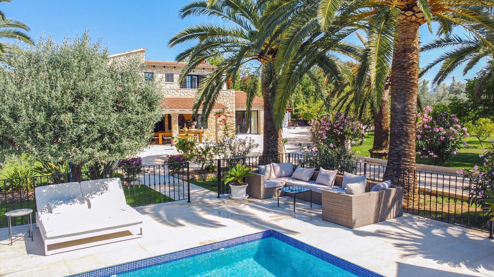 8 soveværelse Finca/Landehus til salg i Binissalem med swimmingpool - € 3.900.000 (Ref: 9152209)