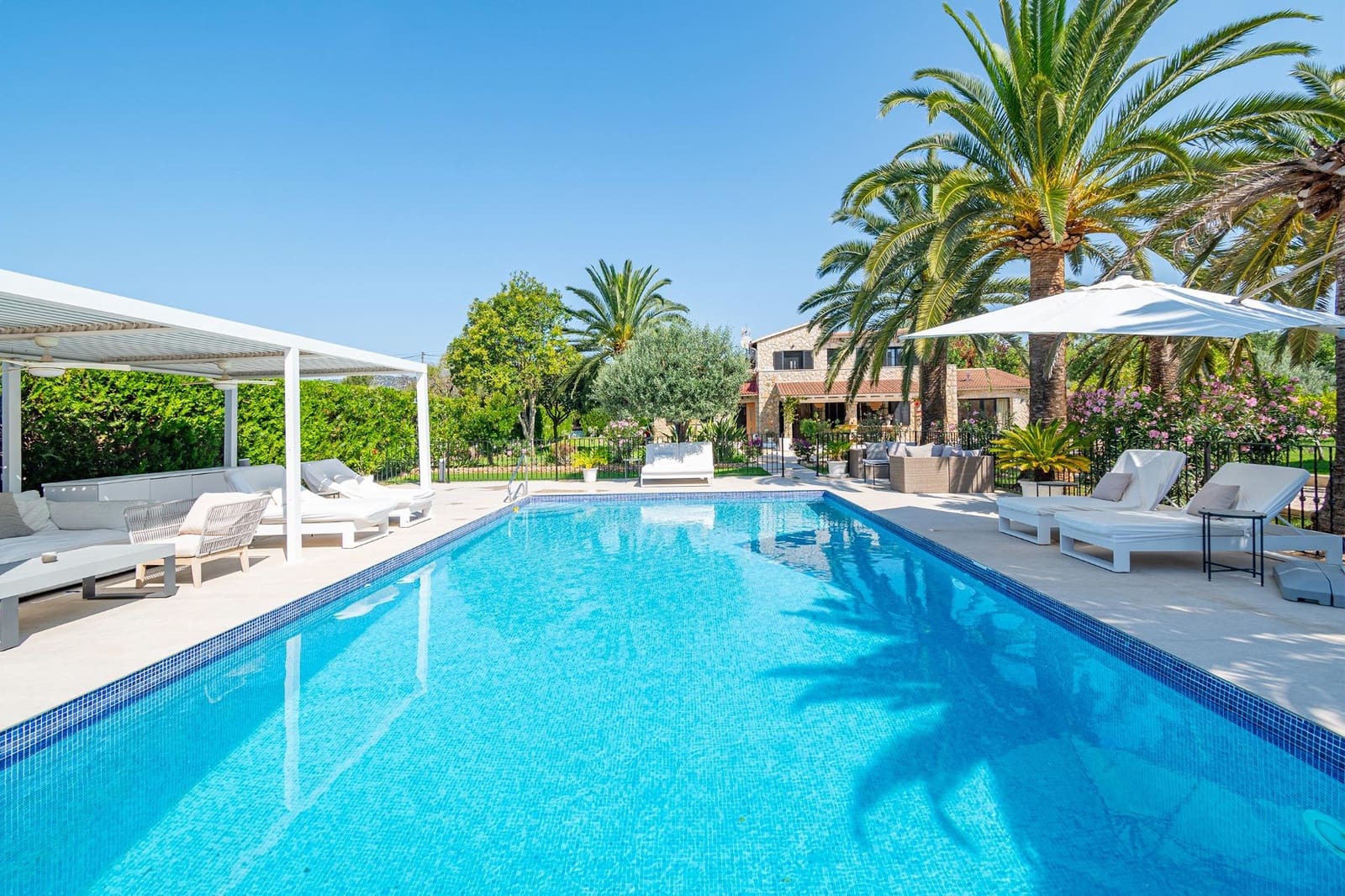 8 soveværelse Finca/Landehus til salg i Binissalem med swimmingpool - € 3.900.000 (Ref: 9152209)