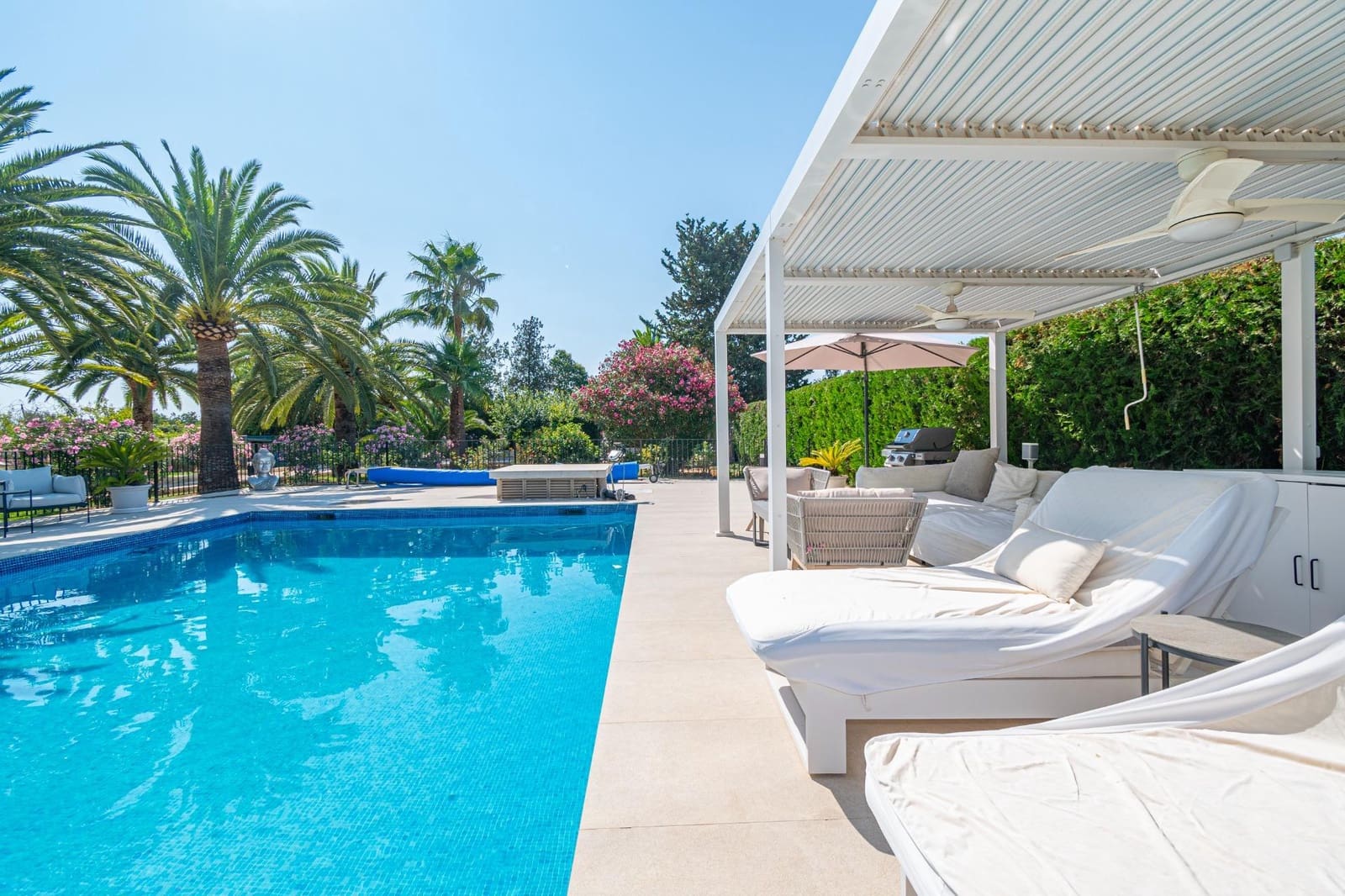 8 soveværelse Finca/Landehus til salg i Binissalem med swimmingpool - € 3.900.000 (Ref: 9152209)