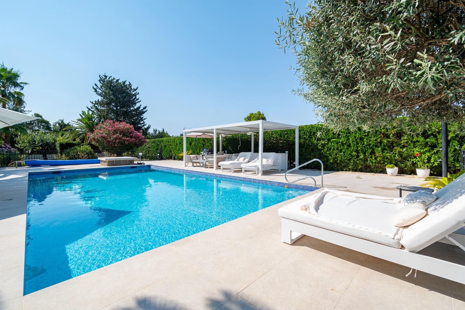 8 soveværelse Finca/Landehus til salg i Binissalem med swimmingpool - € 3.900.000 (Ref: 9152209)