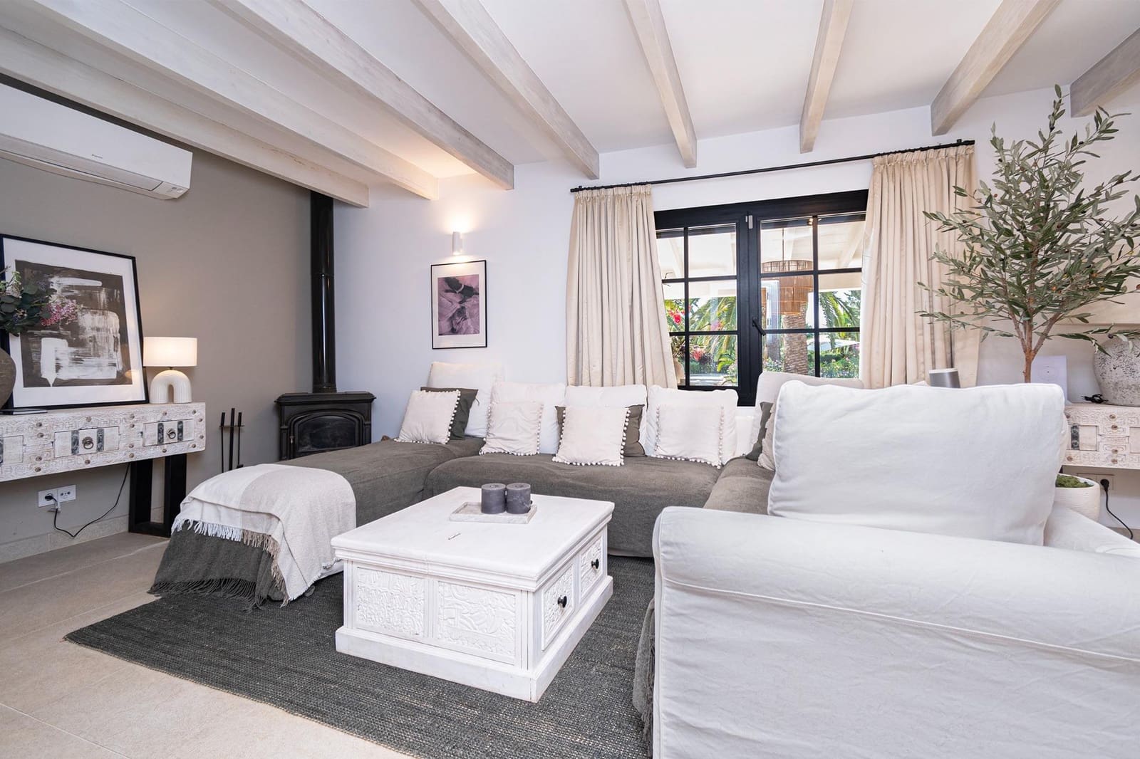 8 soveværelse Finca/Landehus til salg i Binissalem med swimmingpool - € 3.900.000 (Ref: 9152209)