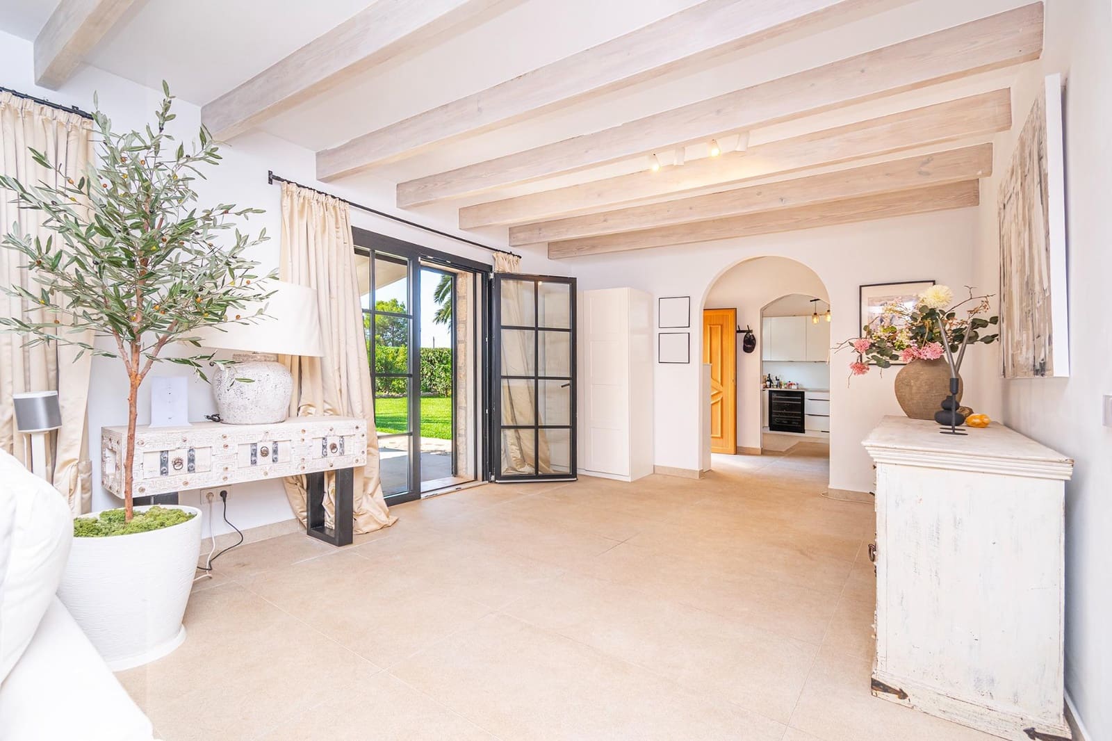 8 soveværelse Finca/Landehus til salg i Binissalem med swimmingpool - € 3.900.000 (Ref: 9152209)