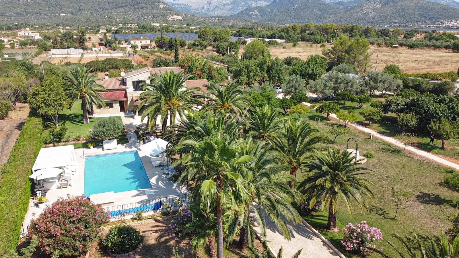 8 soveværelse Finca/Landehus til salg i Binissalem med swimmingpool - € 3.900.000 (Ref: 9152209)