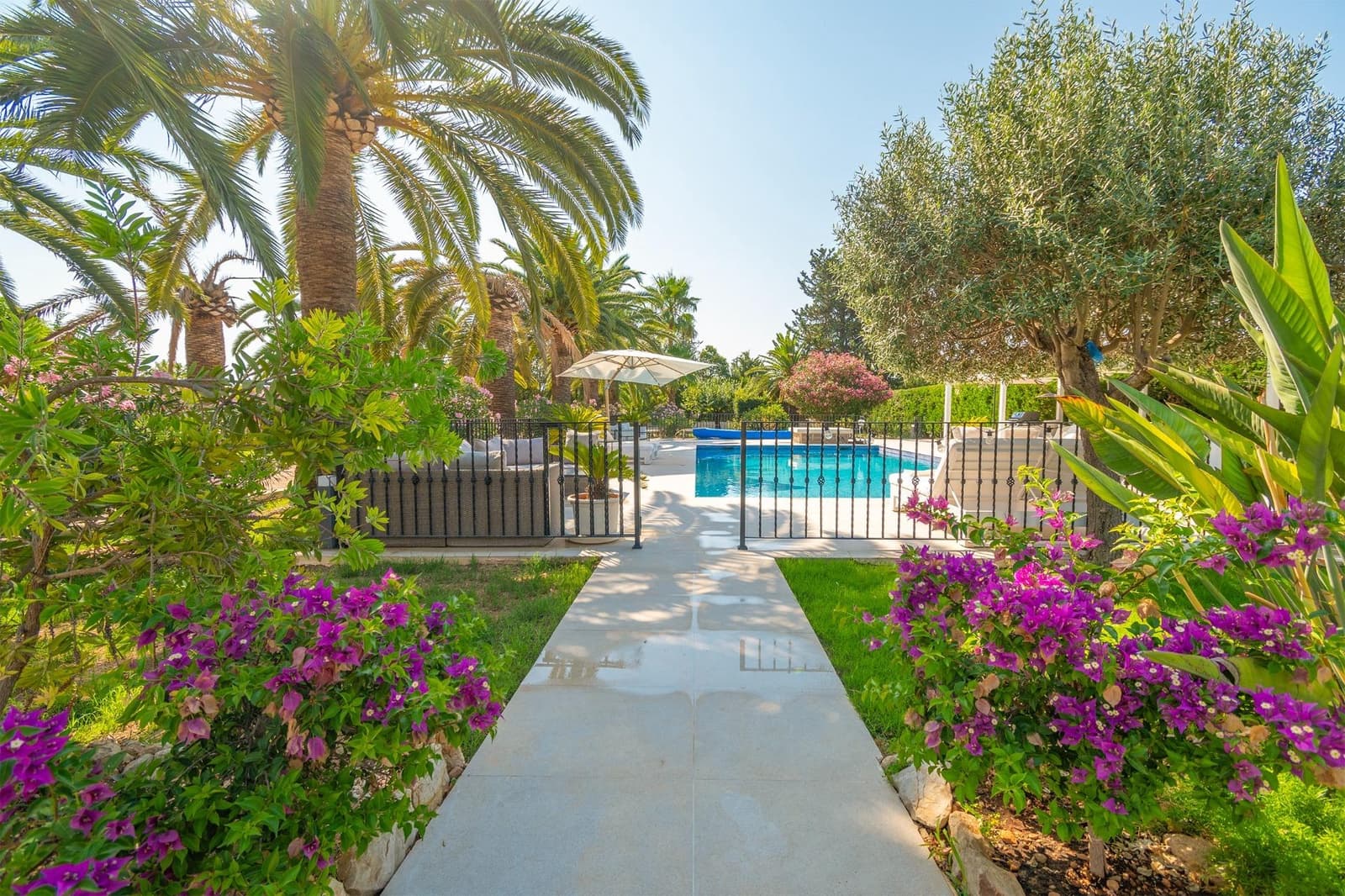 8 soveværelse Finca/Landehus til salg i Binissalem med swimmingpool - € 3.900.000 (Ref: 9152209)