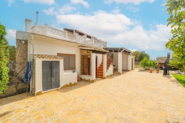 3 bedroom Finca/Country House for rent in Santa Margalida with pool - € 2,200 (Ref: 9197764)