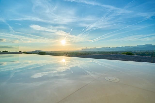 4 bedroom Villa for rent in Costitx with pool garage - € 6,500 (Ref: 9264579)