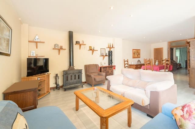 6 bedroom Terraced Villa for sale in Llucmajor - € 982,000 (Ref: 9301072)