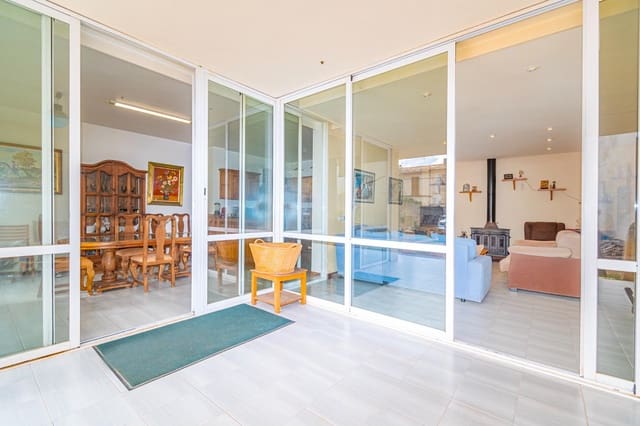 6 bedroom Terraced Villa for sale in Llucmajor - € 982,000 (Ref: 9301072)