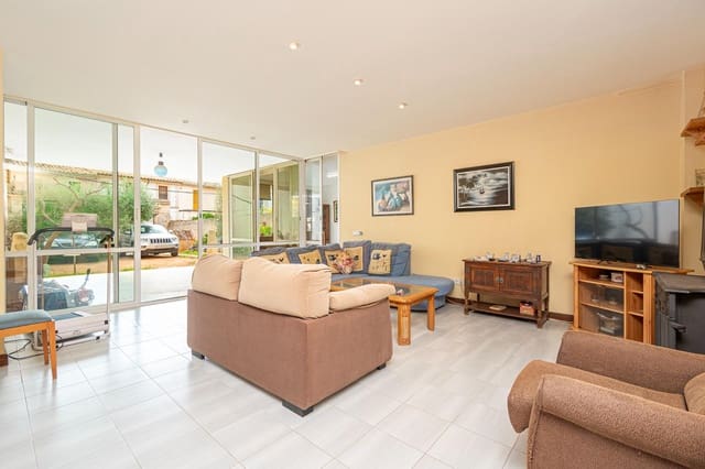 6 bedroom Terraced Villa for sale in Llucmajor - € 982,000 (Ref: 9301072)