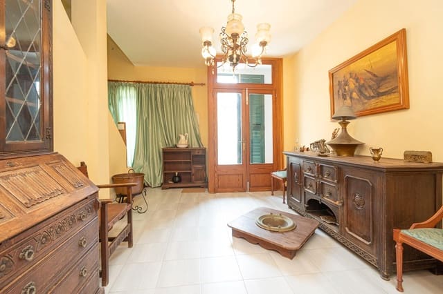 6 bedroom Terraced Villa for sale in Llucmajor - € 982,000 (Ref: 9301072)