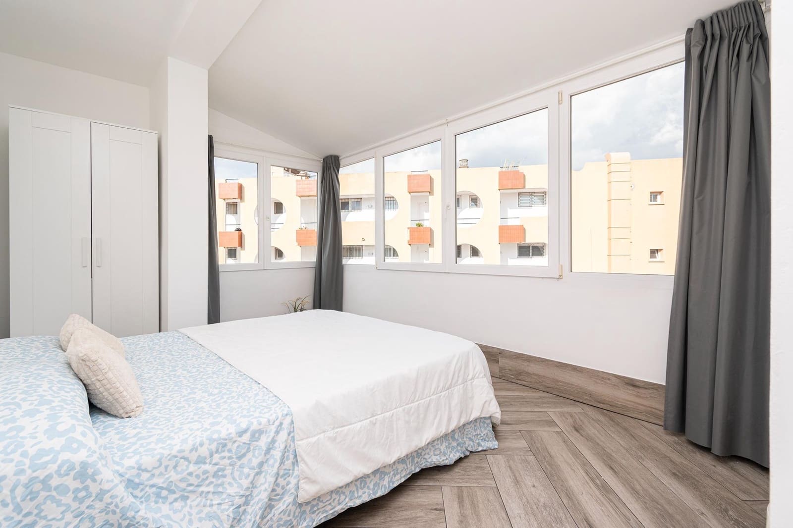 3 sovrum Takvåning att hyra i Magalluf - 1 900 € (Ref: 9335003)