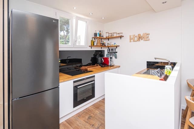 1 bedroom Flat for sale in Santa Ponsa, Calvià - € 300,000 (Ref: 9342098)