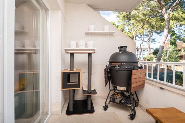 1 bedroom Flat for sale in Santa Ponsa, Calvià - € 300,000 (Ref: 9342098)