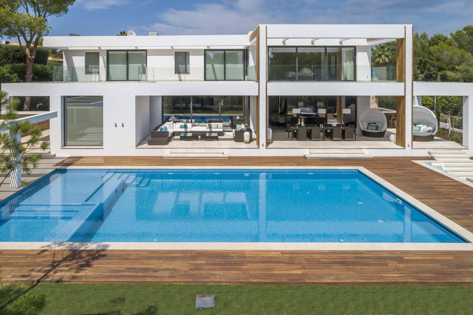 6 bedroom Villa for sale in Santa Ponsa with pool garage - € 7,500,000 (Ref: 9379054)