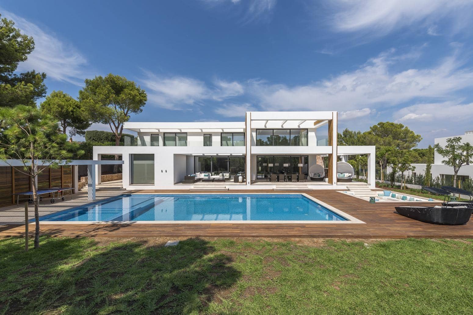 6 bedroom Villa for sale in Santa Ponsa with pool garage - € 7,500,000 (Ref: 9379054)