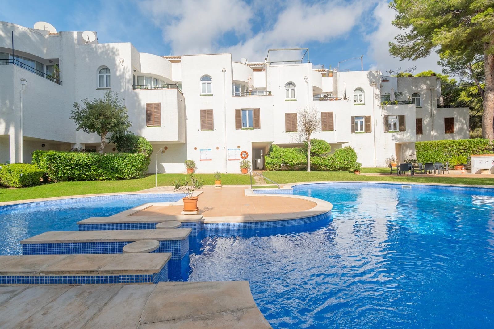 3 bedroom Apartment for sale in Sol de Mallorca with pool garage - € 646,000 (Ref: 9398531)
