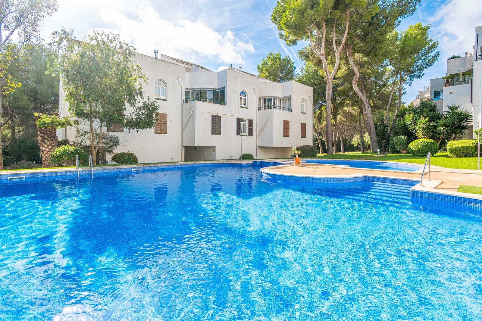 3 bedroom Apartment for sale in Sol de Mallorca with pool garage - € 646,000 (Ref: 9398531)