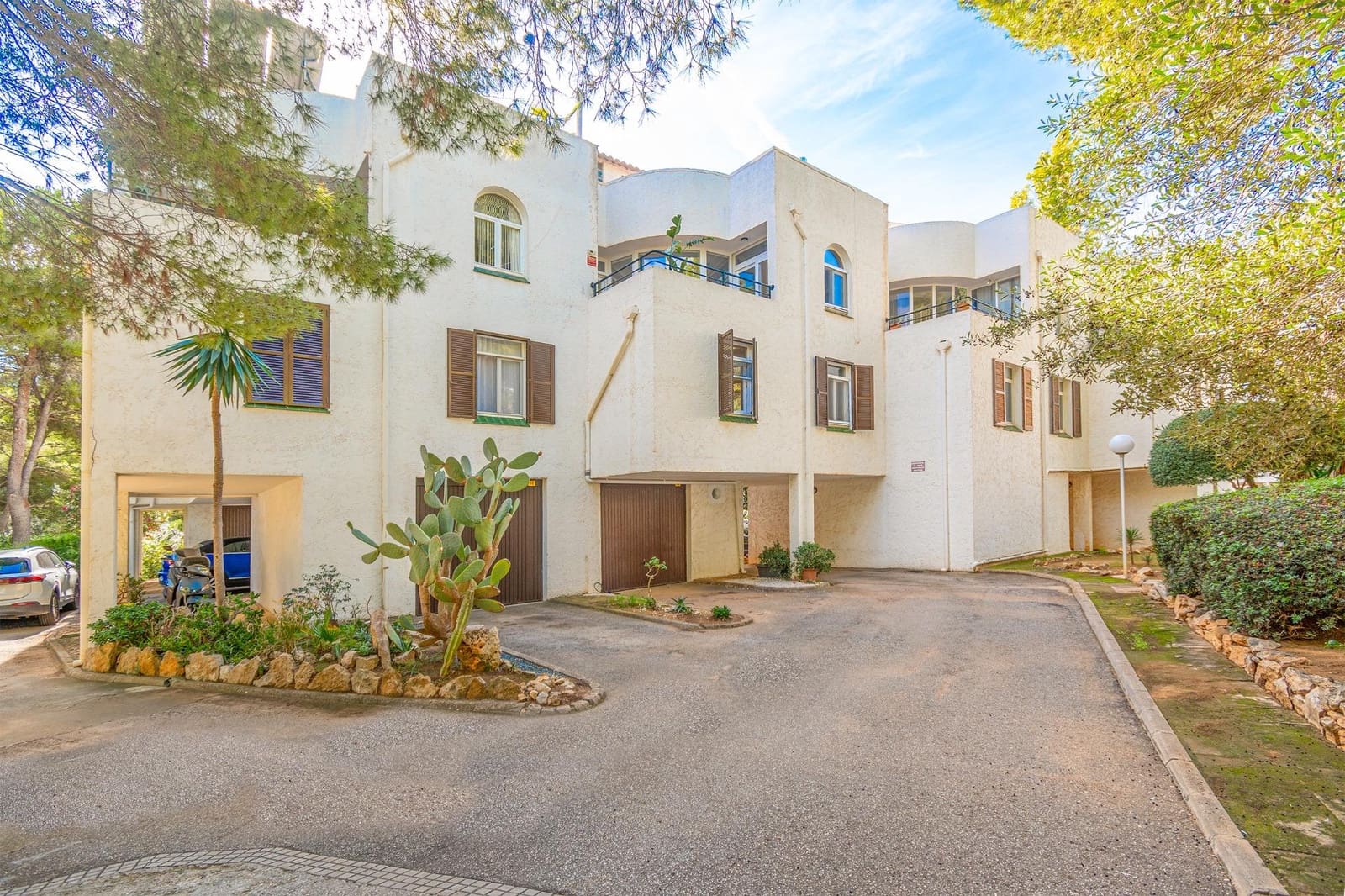 3 bedroom Apartment for sale in Sol de Mallorca with pool garage - € 646,000 (Ref: 9398531)