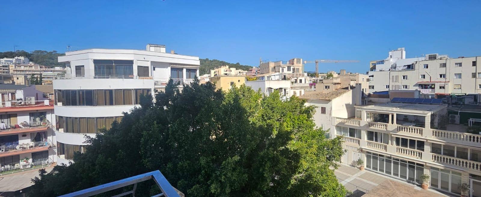 2 bedroom Flat for sale in Palma de Mallorca with garage - € 444,000 (Ref: 9414147)