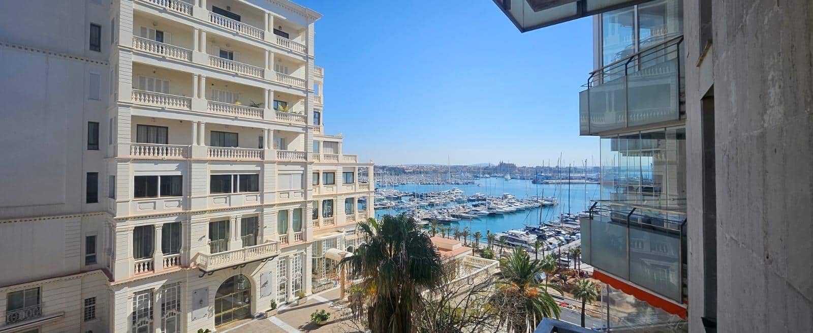2 bedroom Flat for sale in Palma de Mallorca with garage - € 444,000 (Ref: 9414147)