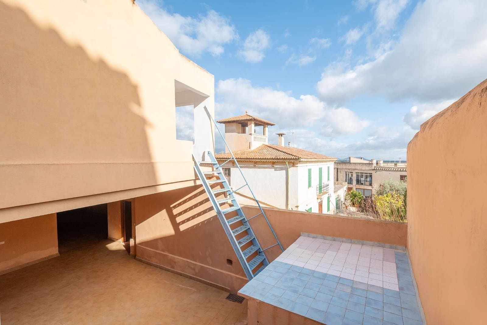 6 soveværelse Byhus til salg i Santa Eugenia med garage - € 750.000 (Ref: 9419801)