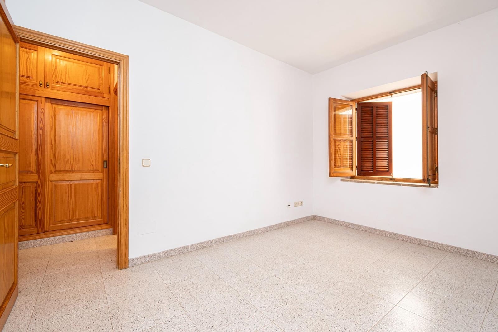 6 soveværelse Byhus til salg i Santa Eugenia med garage - € 750.000 (Ref: 9419801)